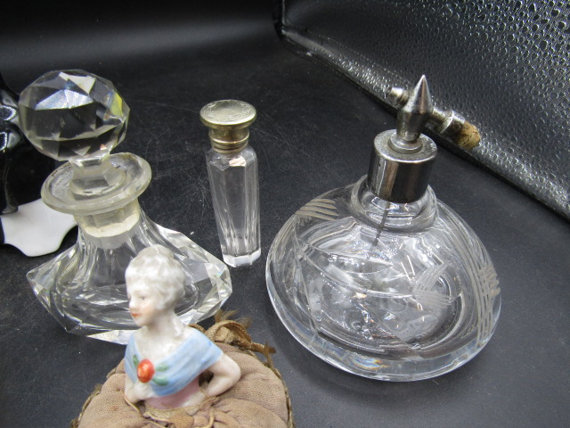 Pie vents, scent bottles, porcelain doll heads etc - Image 7 of 7