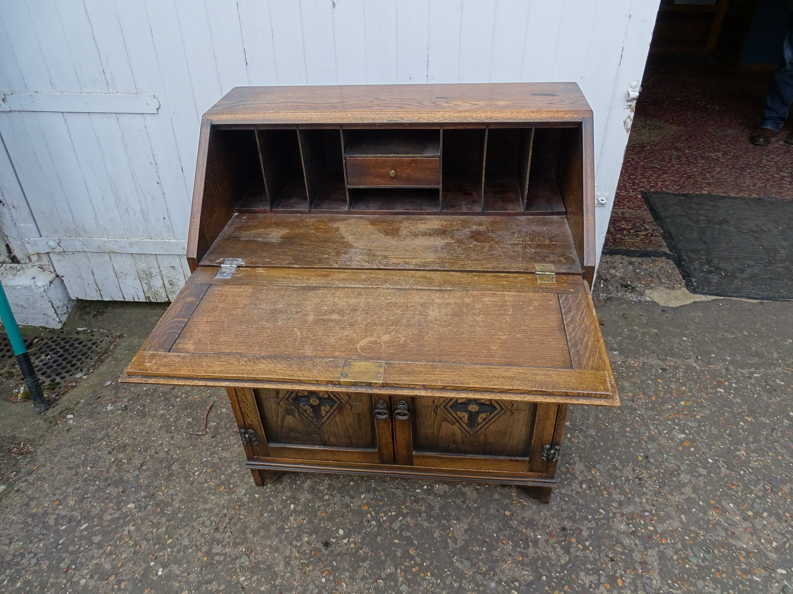 Oak Old Charm style bureau - Image 2 of 2