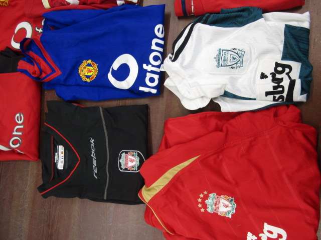 13 Football shirts- Man United, Liverpool and England and a pair shorts (Man U) - Image 2 of 6