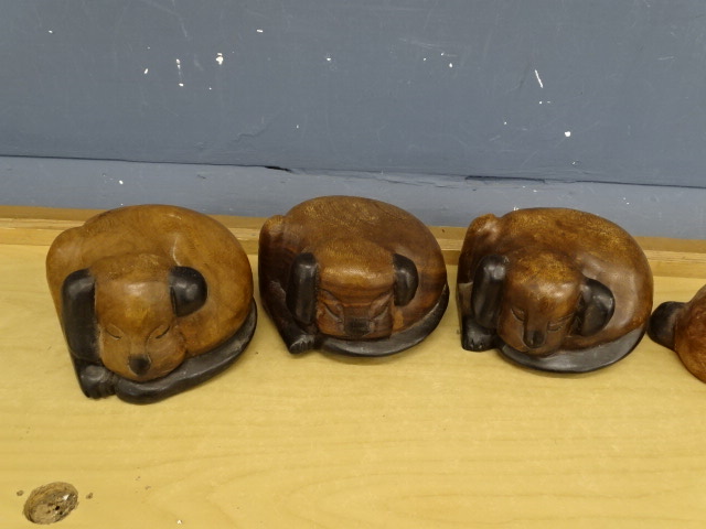 4 Wooden dog ornaments - Image 3 of 3