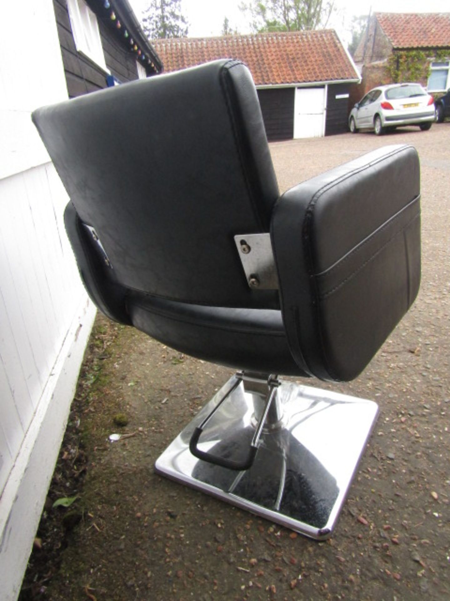 A barbers chair - Image 4 of 4