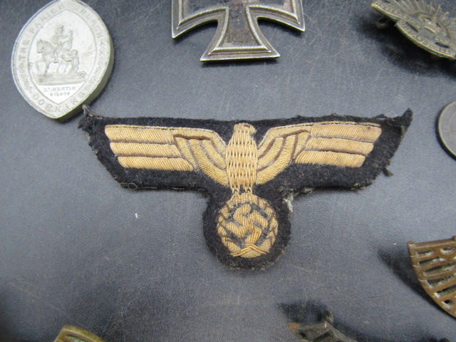 WW2 iron cross and various insignia badges and patches plus a charm bracelet - Image 5 of 9