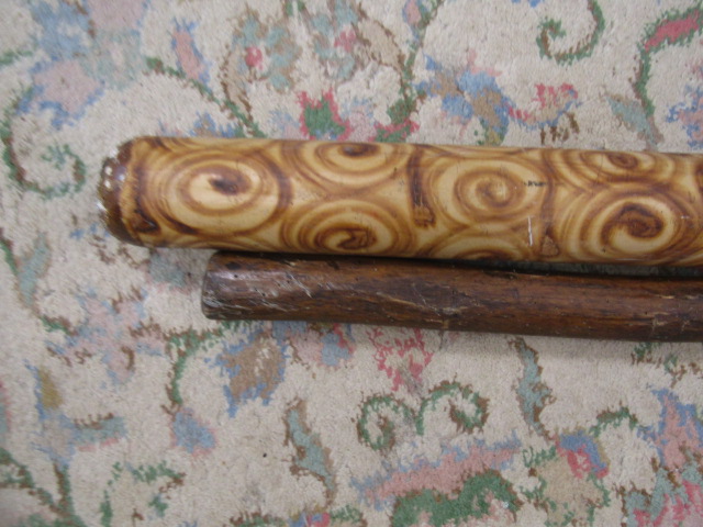 A spear and another implement plus a carved didgeridoo??? - Image 4 of 4