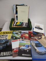 70 Renault new car brochures