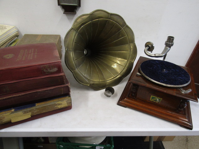 HMV gramophone with horn, a collection of Gilbert & Sullivan 78's and 2 boxes 78's