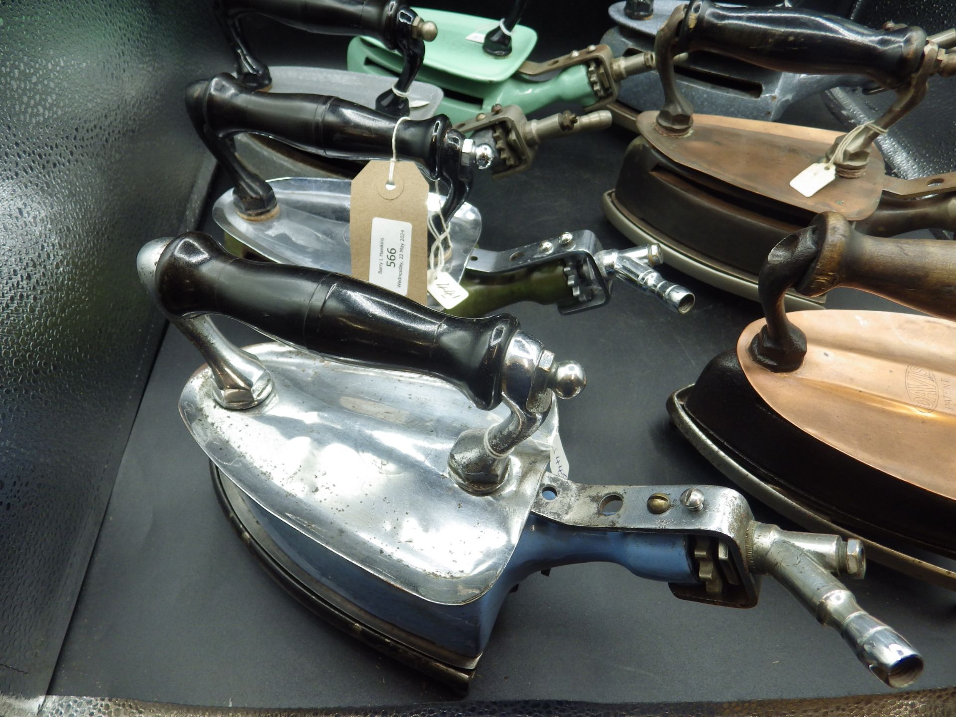7 assorted Davis gas irons incl an early model with wood handle and flush sole, includes enamel - Image 4 of 5