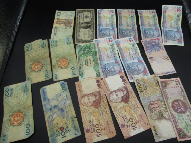 Foreign bank notes