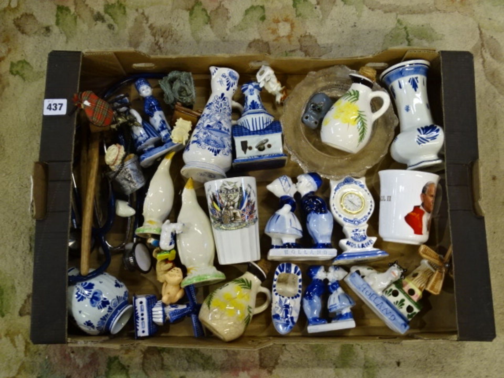 Stillage containing glass, china and collectables etc (contents only stillage not included) - Image 14 of 18