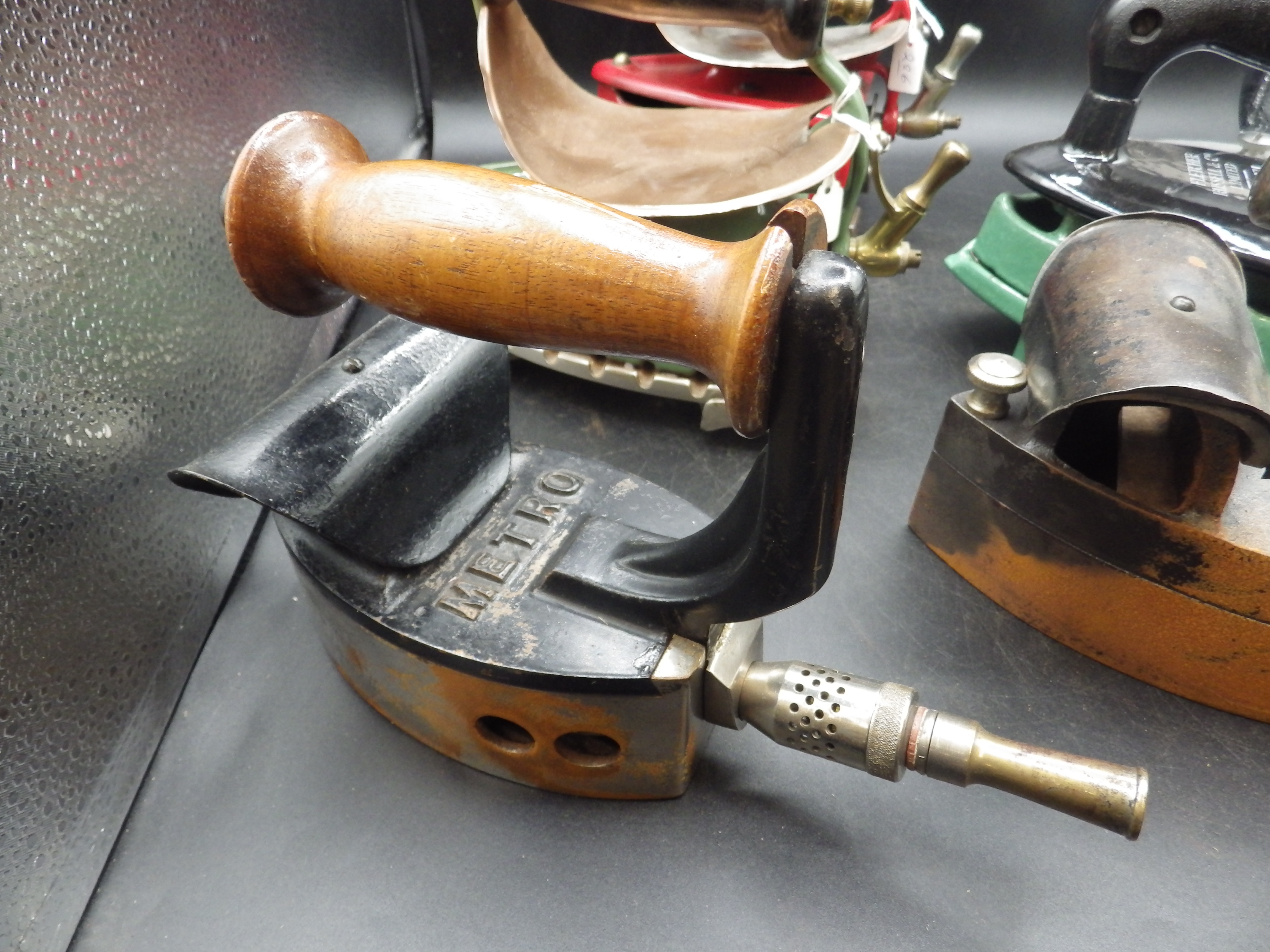 3 Fletcher Russel & Co enamel 'Laurel' gas irons, all with trivets and 2 with heat shields - Image 2 of 4