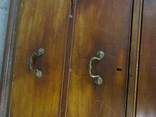 Mahogany linen press/cupboard with brass handles (needs some restoration, beading missing around - Image 6 of 13