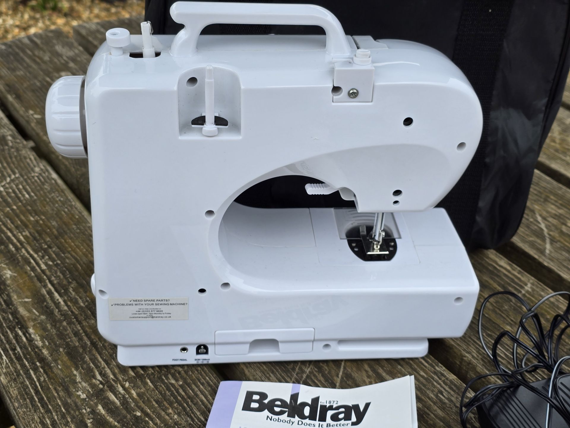 Beldray 12 Stitch portable sewing machine with bag and extras - tested - Image 5 of 8
