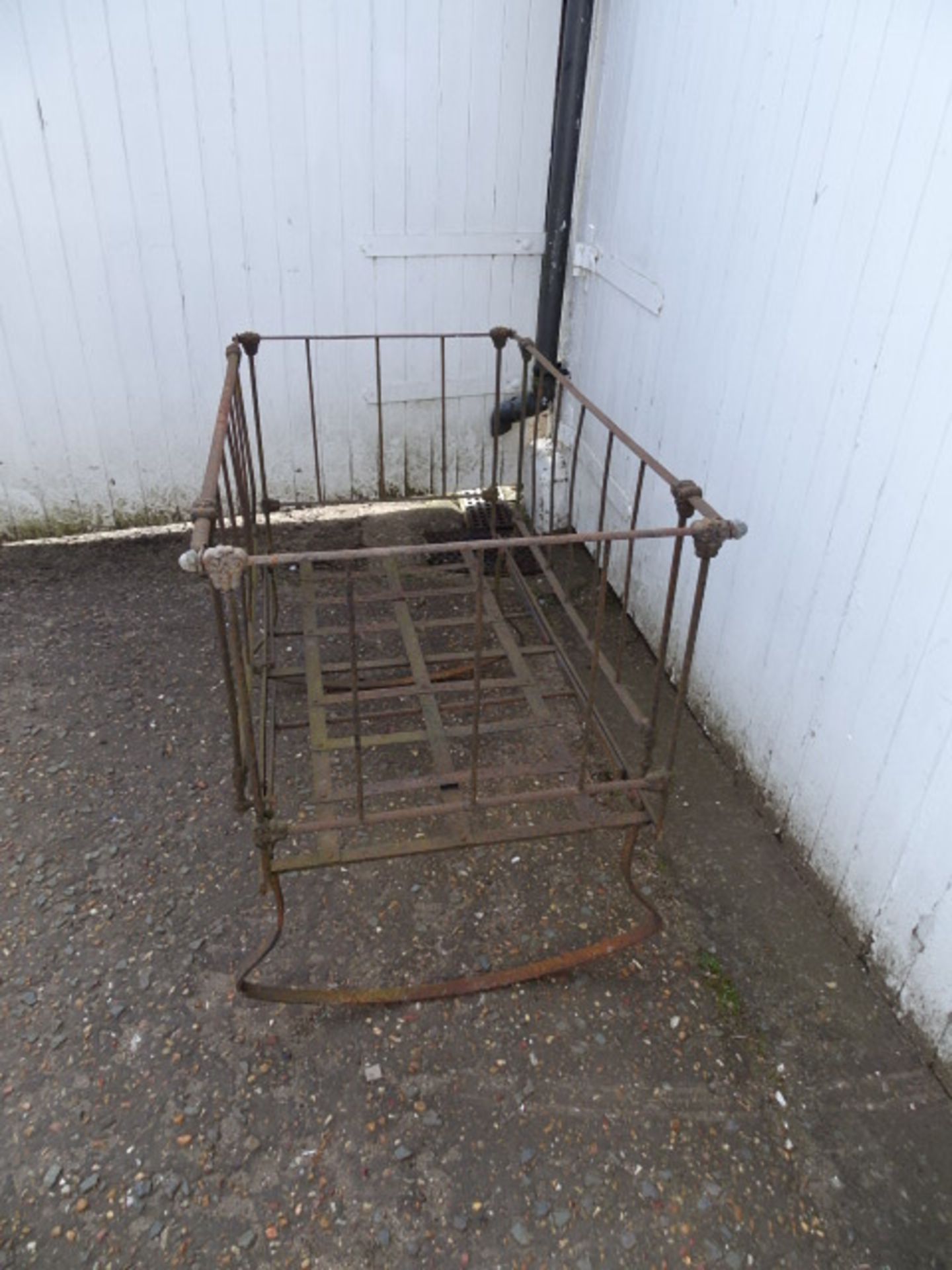 Antique wrought iron rocking cradle/crib (for display purposes only) - Image 2 of 2