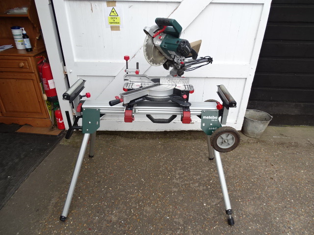 Metabo KGS 254 M mitre saw with Metabo KSU 251 folding mitre saw stand with wheels, all in good - Image 3 of 6