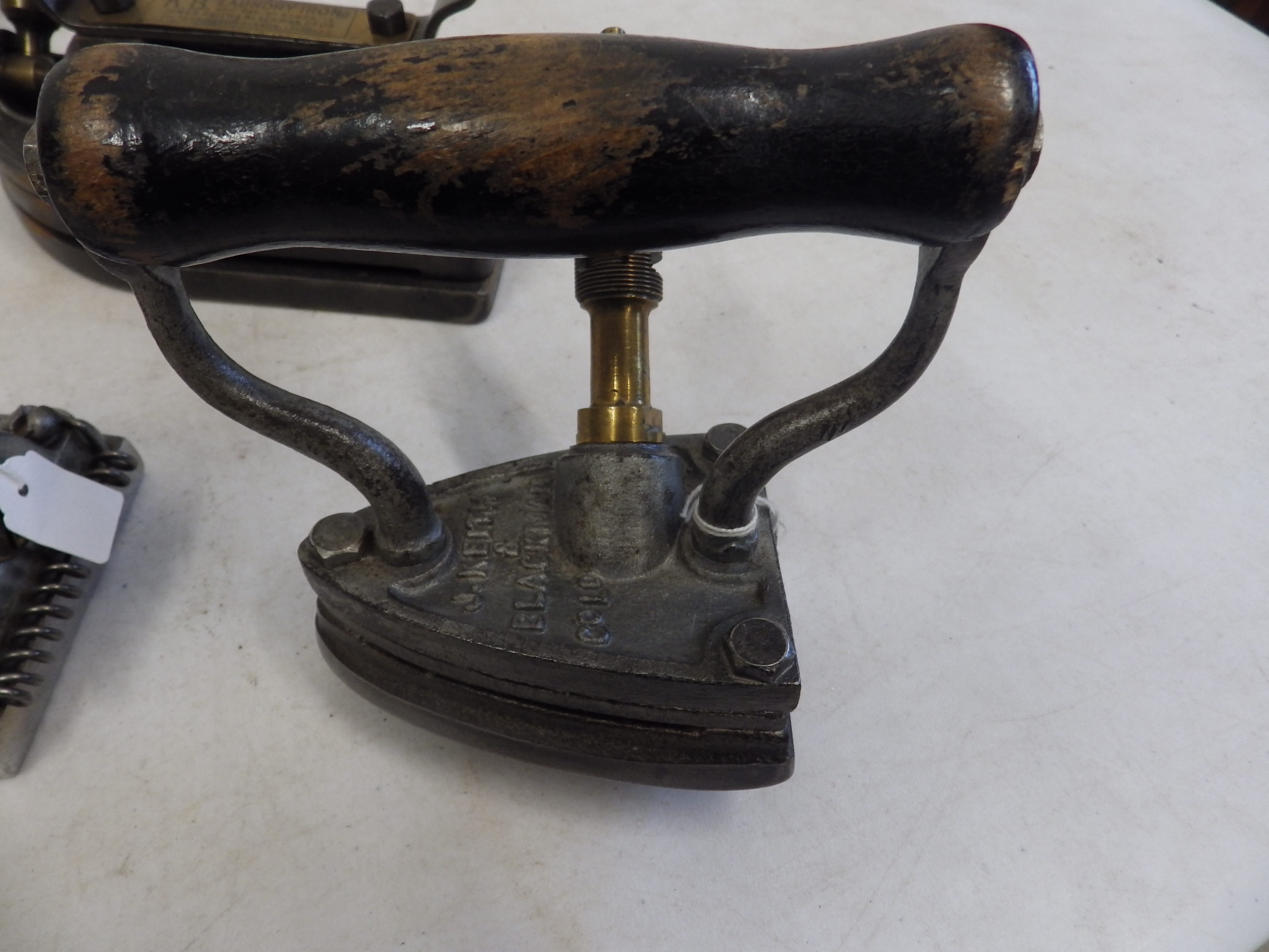 2 James Keith & Blackman gas irons to incl KB Laundry Iron patent 25829/12 plus a J Keith & Blackman - Image 4 of 5