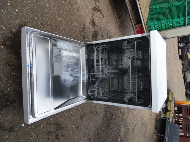 Bosch freestanding dishwasher from a house clearance - Bild 3 aus 4
