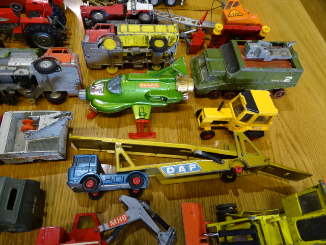 Vintage diecast vehicles to include Dinky, Corgi and Matchbox - Image 5 of 7