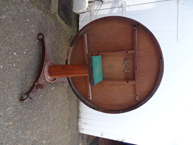 Mahogany tilt top breakfast table with ball and hook feet - Bild 3 aus 4