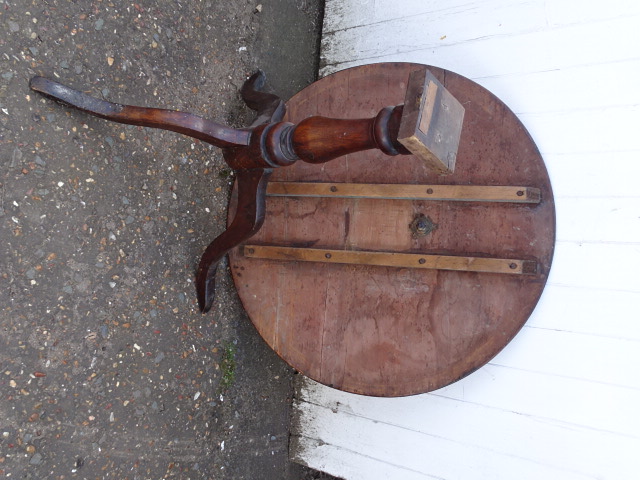 Mahogany round tilt top tripod side table (missing brass screws) - Image 4 of 4