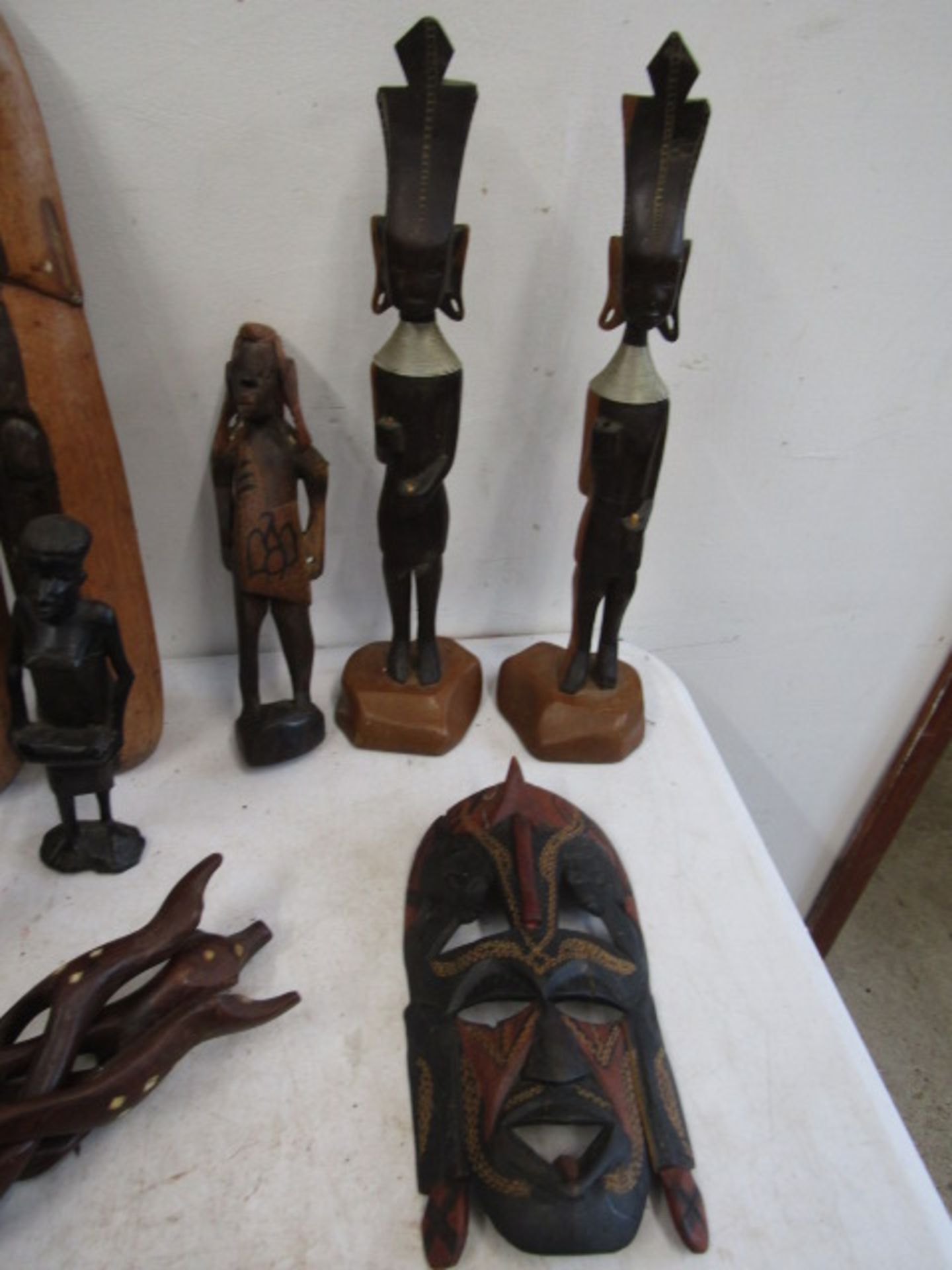 Various tribal treen figures/masks etc - Image 2 of 5