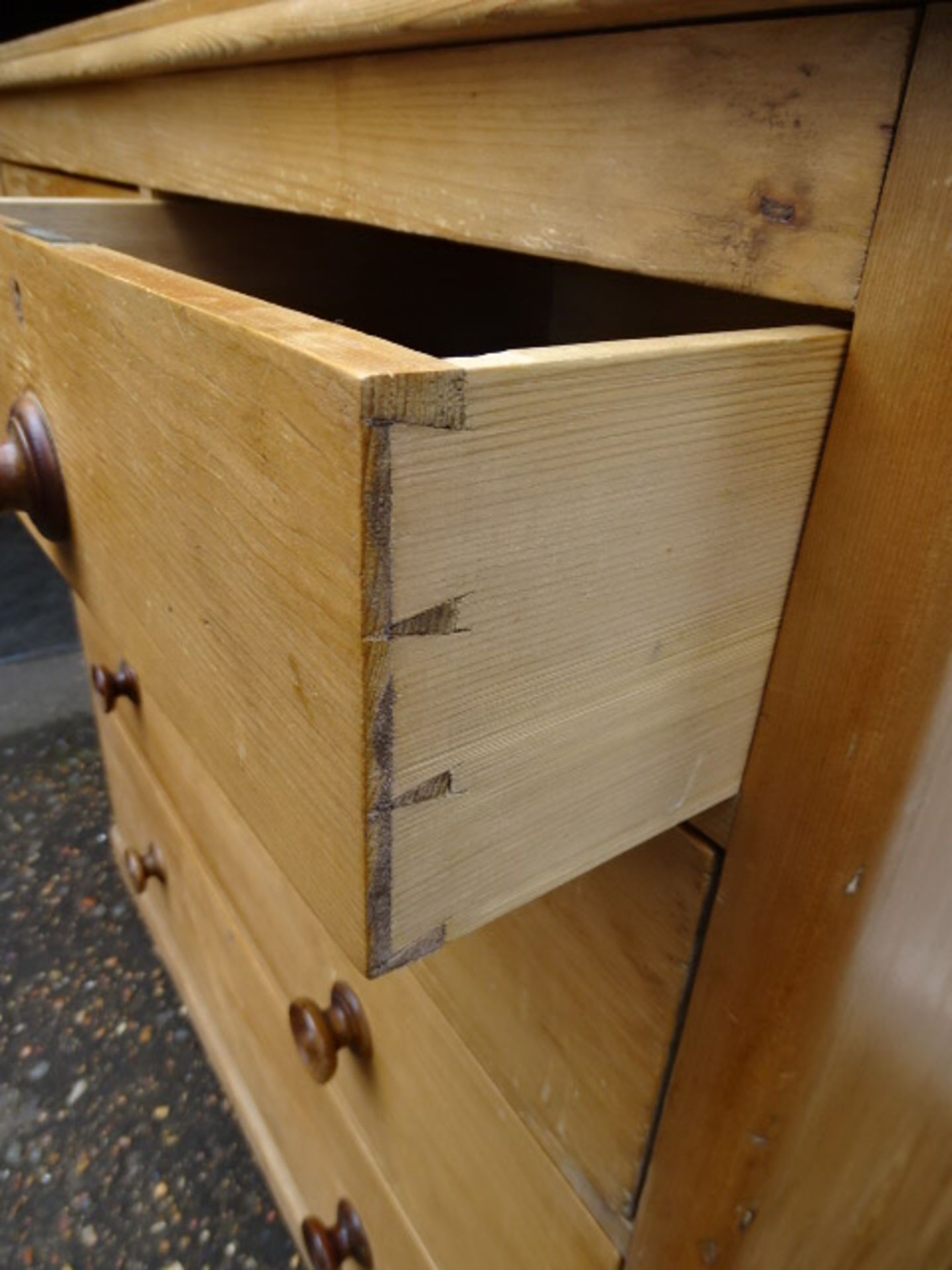 Vintage pine 2 short over 3 long chest of drawers  97x55cm 105cmH - Image 3 of 3