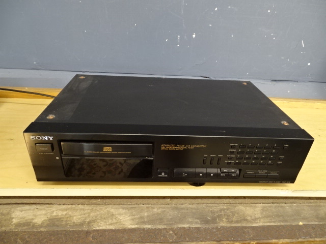 Sony advanced pulse D/A convertor CD player from a house clearance