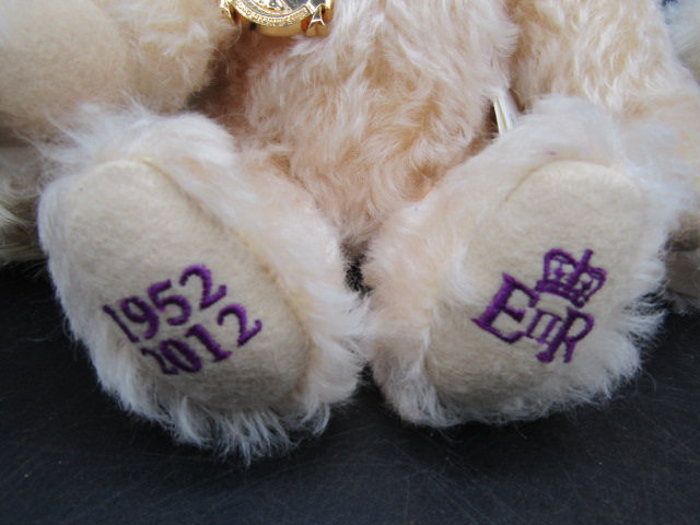 Steiff 'George', Diamond Jubilee bear, Memory bear and one made for Danbury Mint (smaller bears) - Image 4 of 9