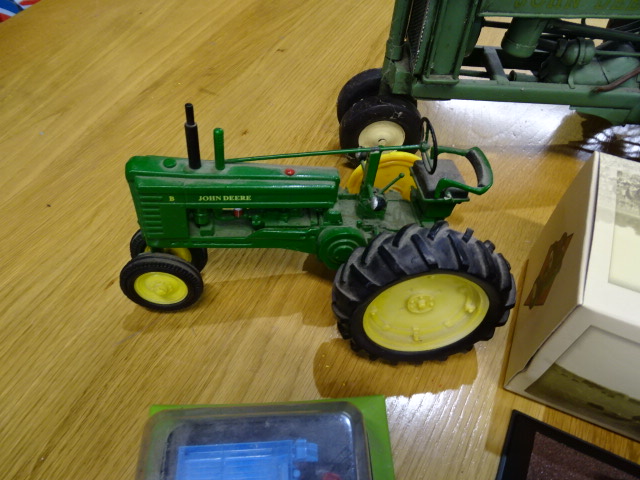 Diecast tractors to include John Deere etc - Image 3 of 5