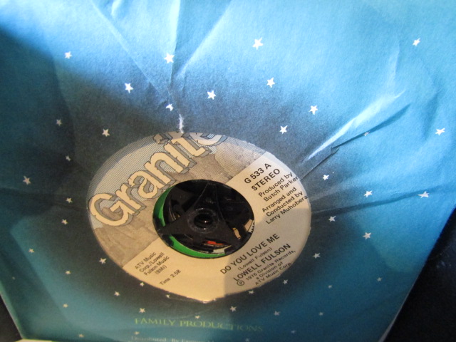 A collection of single 45's to inc Ska, Rock etc  many not in original sleeves - Bild 19 aus 48