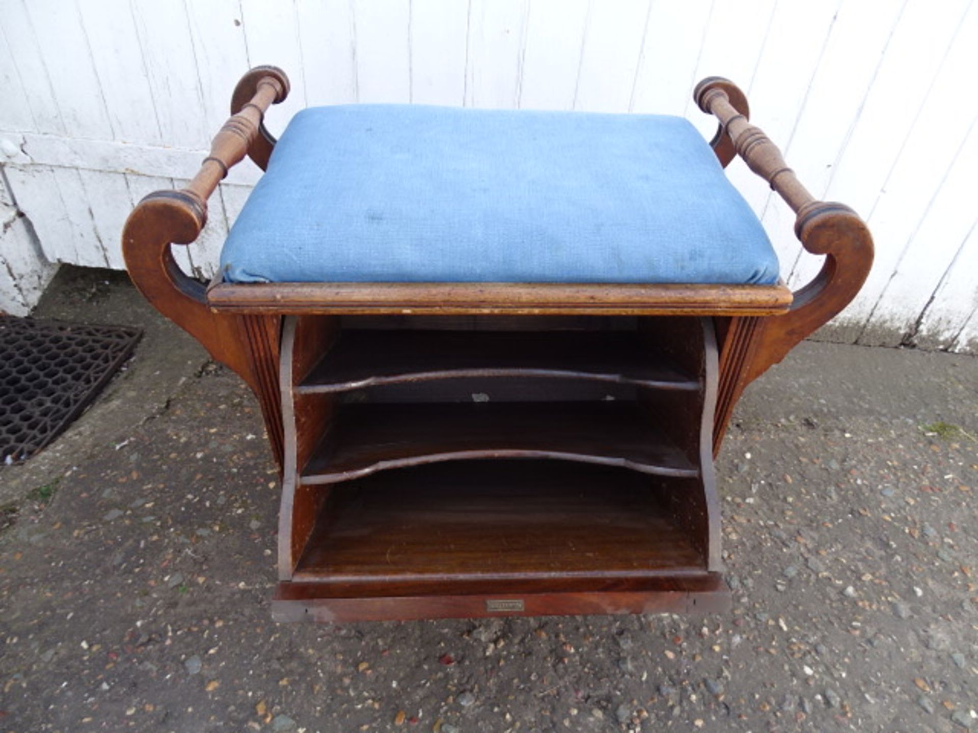 Upholstered piano stool with sheet music storage - Image 2 of 5