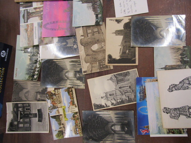 Various cigarette cards, Cricket Cards, Disney collector cards, Giles Jubilee book etc - Bild 9 aus 15