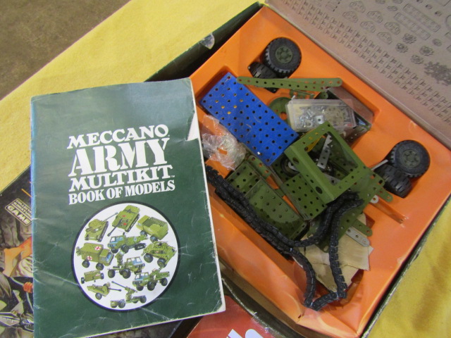 Military Meccano and various board games - Bild 4 aus 4