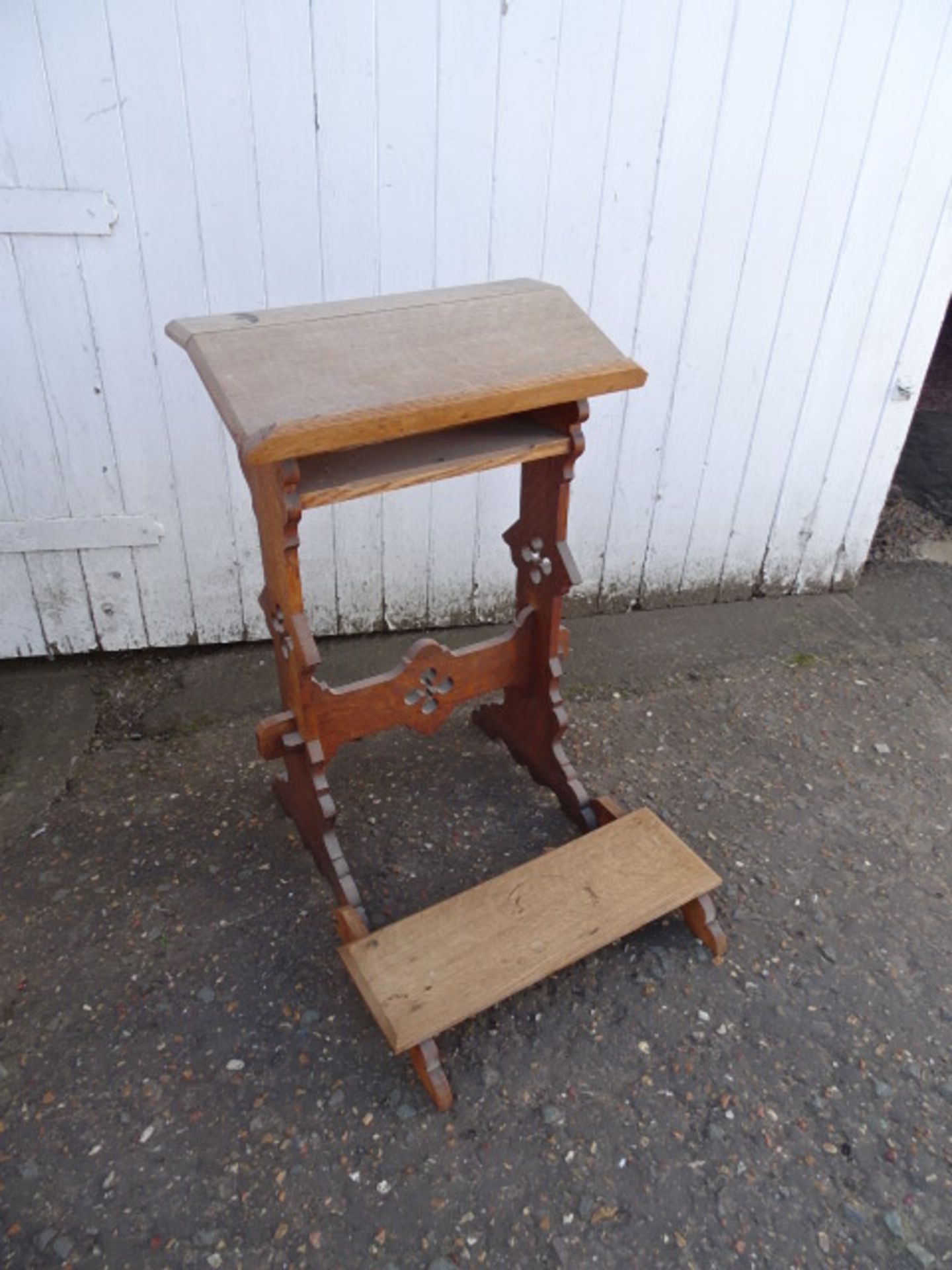 Oak prayer kneeler