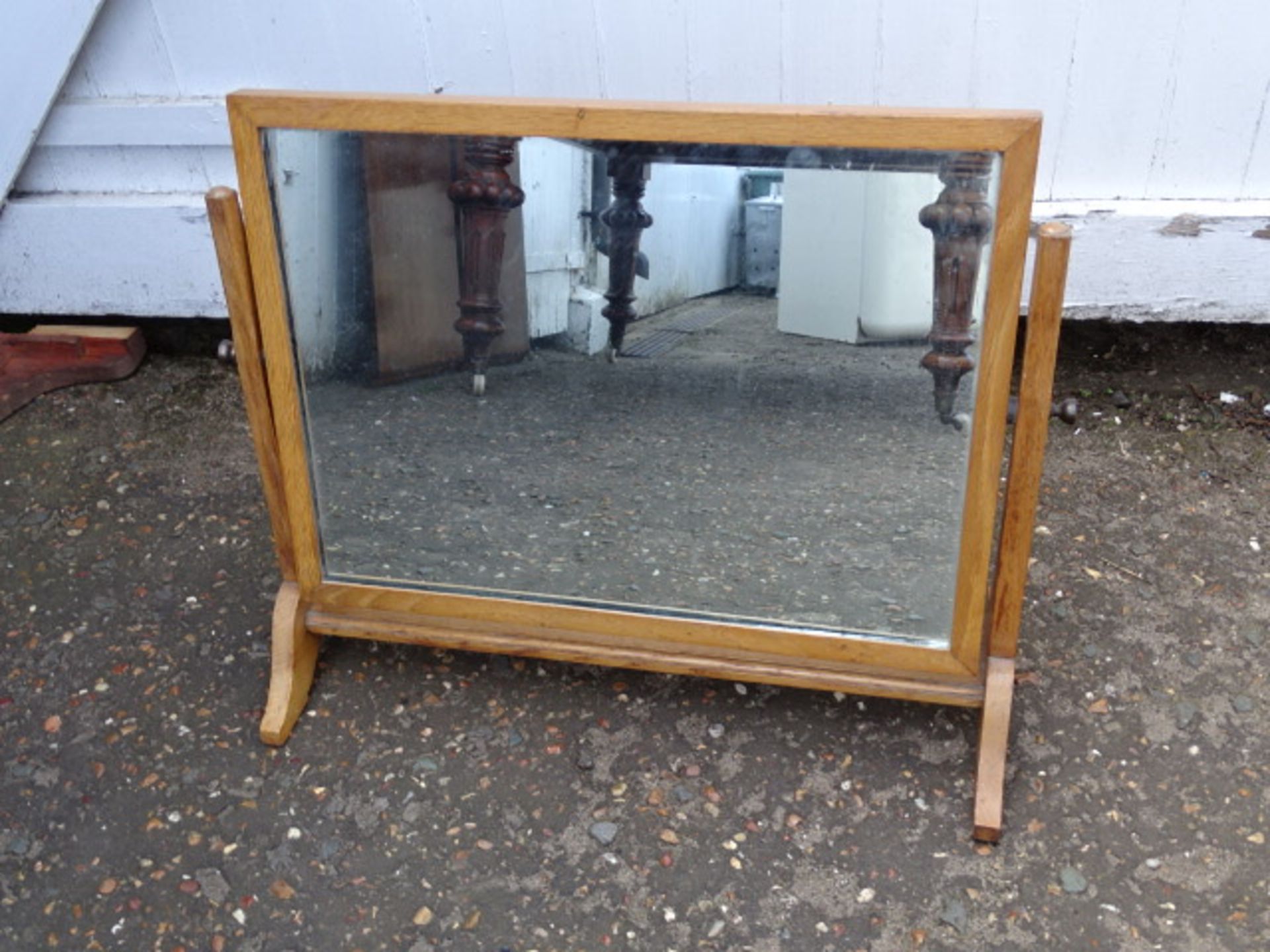 Dressing table mirror