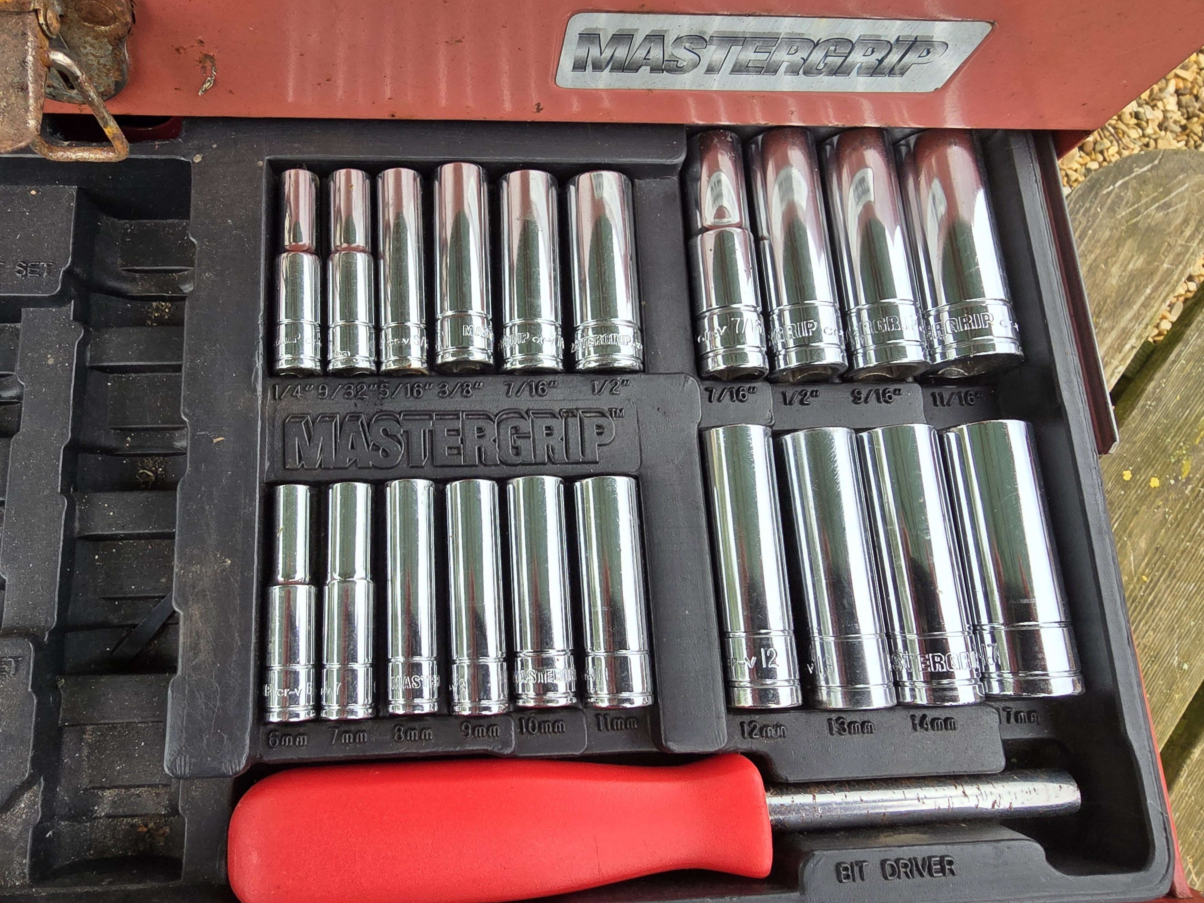 Master Grip Comprehensive Socket set with 1/4" 3/8" 1/2" Ratchets and sockets 1 socket and one - Image 3 of 6