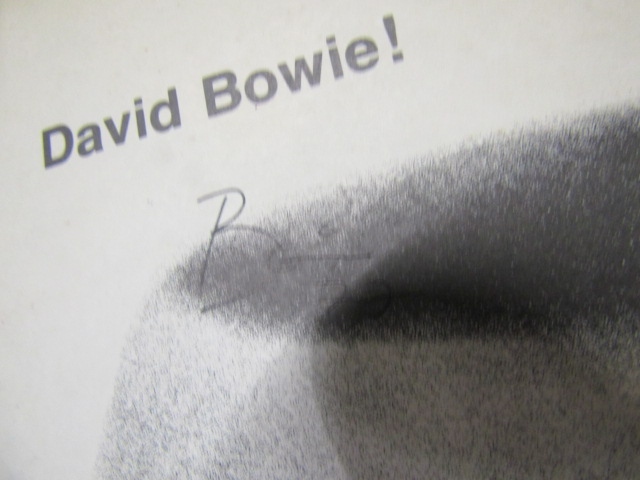 Signed? David Bowie books, mags one with signature - unsure if legit plus U2 books - Image 4 of 4