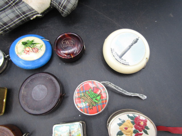 collection vintage measuring tapes - Image 7 of 7