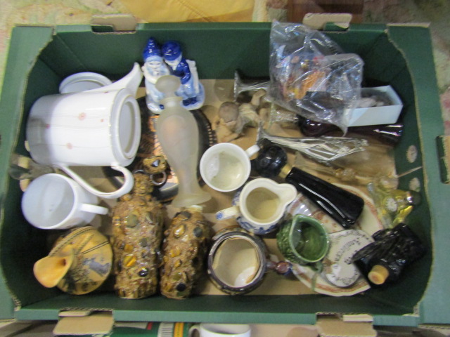 A stillage of china, glass and sundries stillage not included- all items must be removed. - Image 9 of 18