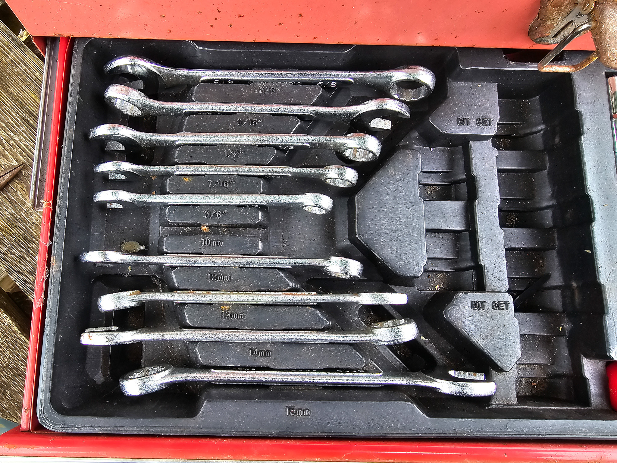 Master Grip Comprehensive Socket set with 1/4" 3/8" 1/2" Ratchets and sockets 1 socket and one - Image 4 of 6