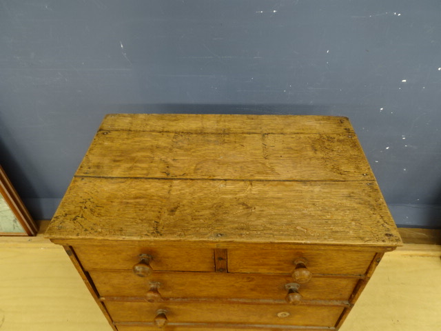 Miniature oak 2 short over 3 long chest of drawers (missing one knob) H44cm W42cm D29cm approx - Bild 2 aus 2