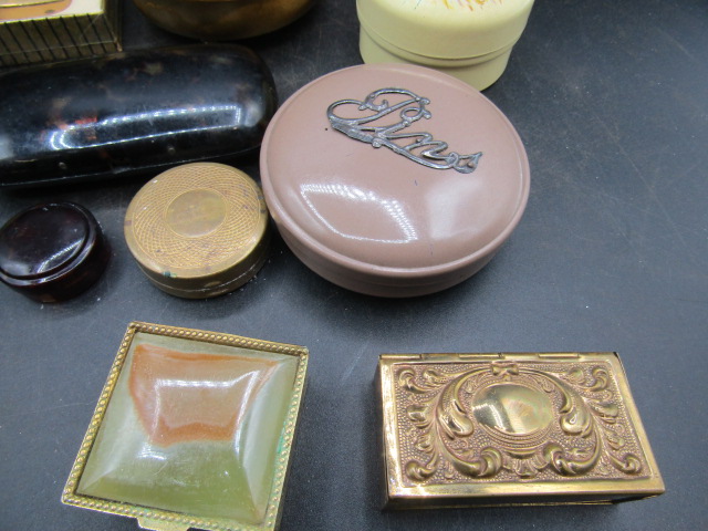 Collection of sewing boxes and pots - Image 8 of 10