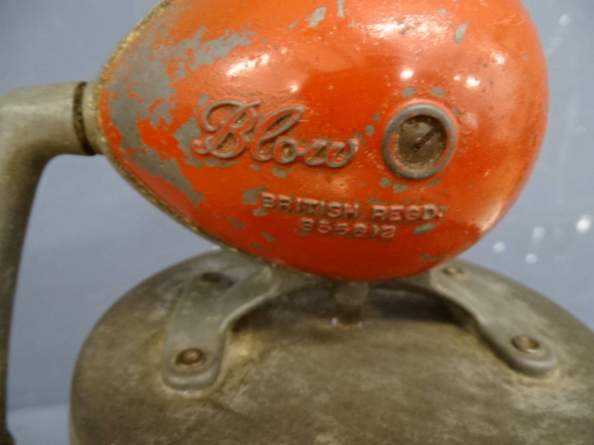 Vintage butter churn, mincer and mixing bowl - Image 2 of 2