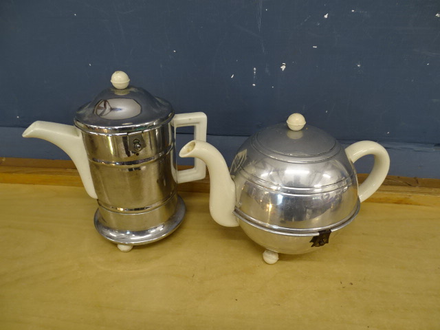 tea/coffee pots etc to include retro Heatmaster - Image 4 of 4