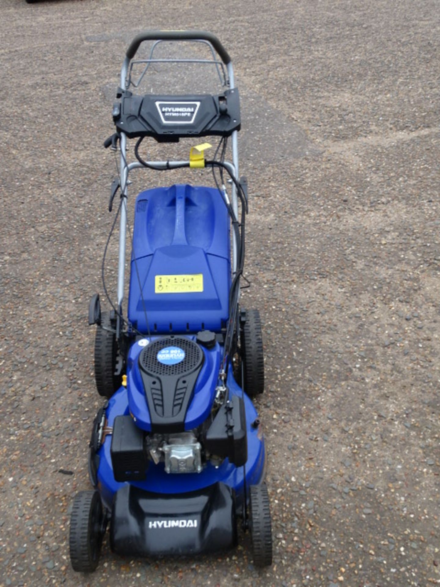 Hyundai petrol electric key start lawnmower (starts but does not self propel) - Image 2 of 10