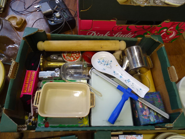 Stillage containing china, glass and cutlery etc (contents only stillage not included) - Image 4 of 19