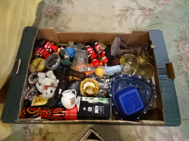 Stillage containing glass, china and collectables etc (contents only stillage not included) - Image 18 of 18