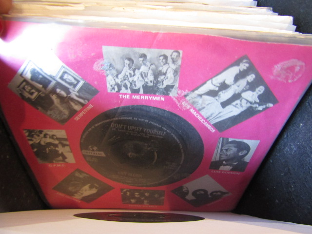 A collection of single 45's to inc Ska, Rock etc  many not in original sleeves - Image 32 of 48