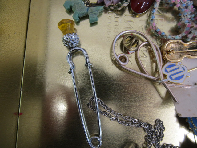 Costume jewellery inc Australian Opal earrings, quartz pendants etc etc - Image 8 of 26