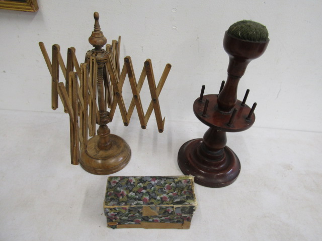 vintage wooden yarn winder and one metal and bobbin stand - Image 5 of 6