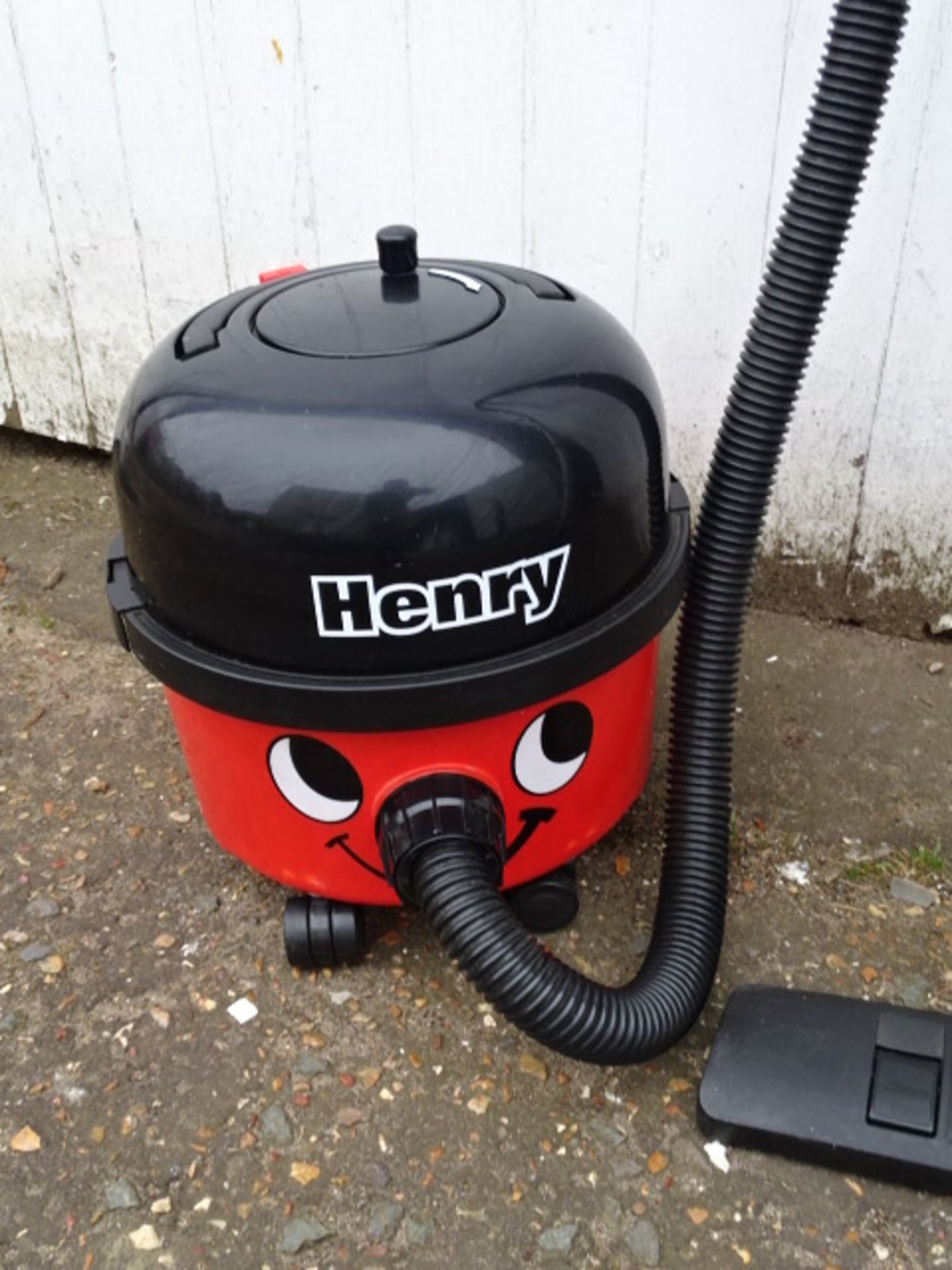 Henry vacuum cleaner in good working order - Image 2 of 2