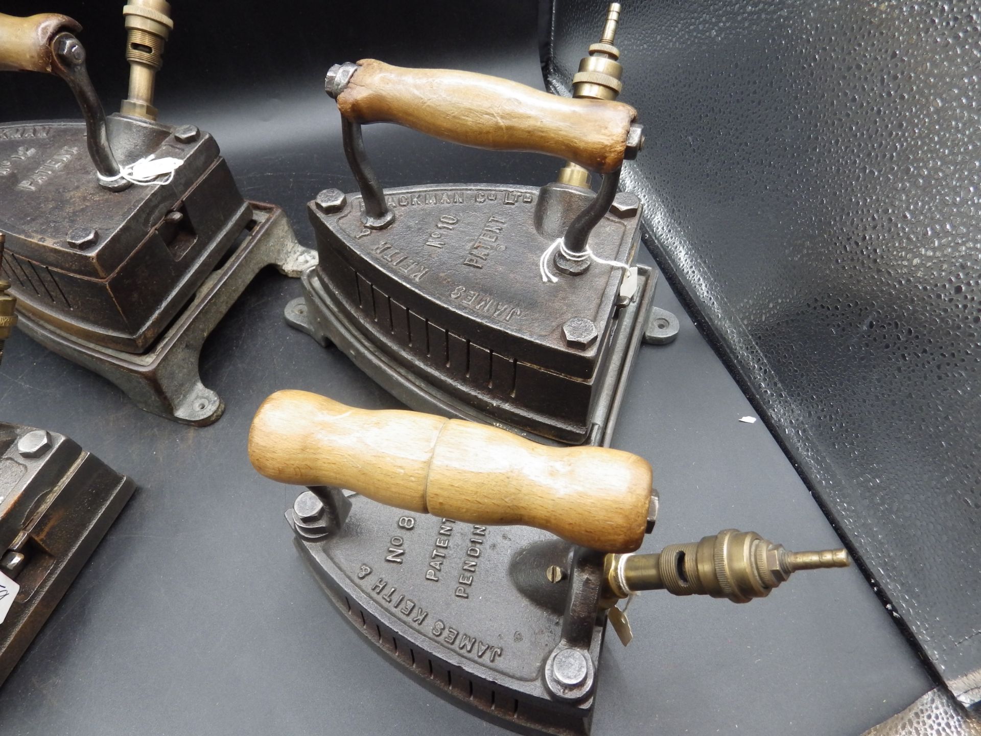 4 James Keith & Blackman Co ltd gas irons to incl No.8 patent pending, 2x No.10 one with trivet - Image 3 of 4